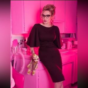 MISS KITTY DEADLY KISS DRESS IN CHOCOLATE BROWN